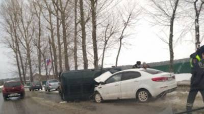 Авария в Ульяновске, водители обоих автомобилей доставлены в больницу