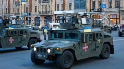 Украина получила от Прибалтики бронированные Land Rover Defender