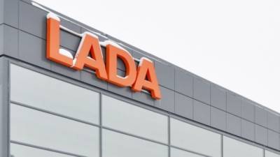 АвтоВАЗ начал тестировать обновленный универсал Lada Vesta 2021 года