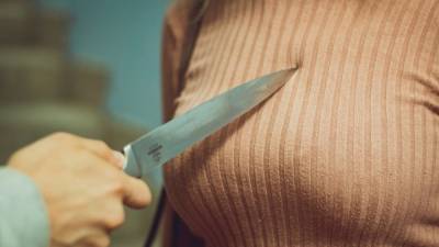 Астраханец пришел в детсад и угрожал ножом бывшей жене расправой
