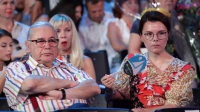 «Объявление для неравнодушных»: Брухунова улетела в Сочи без Петросяна и сына