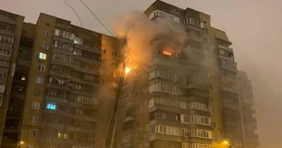 Крупный пожар в многоэтажке Харькова: огонь охватил несколько квартир