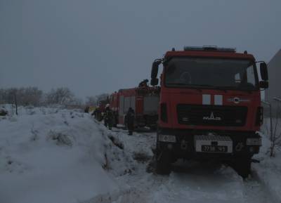 Снегопады в Украине: спасатели вторые сутки вытаскивают автомобили из сугробов