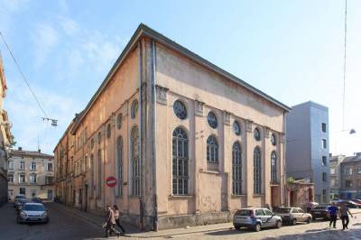 Бон Виван из Бордо помогает восстанавливать львовскую синагогу