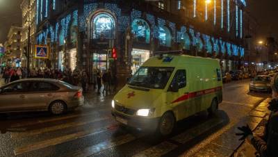В Петербурге впервые за неделю заявили больше 60 смертей