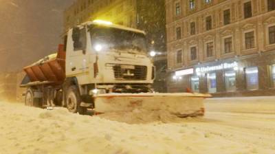 В Украине ограничили движение транспорта из-за снегопадов