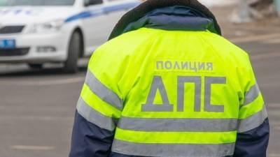 Полиция задержала двух петербуржцев с килограммом наркотиков в Ленобласти