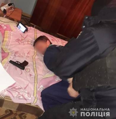 Напал на сельсовет: Под Киевом обезвредили вооруженного мужчину