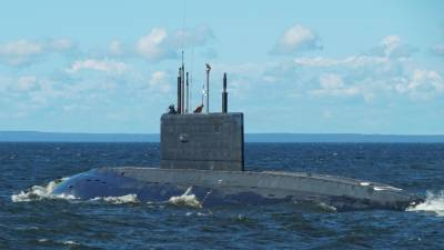 Субмарины "Кронштадт" и "Великие Луки" ВМФ РФ вооружат ракетами "Калибр"