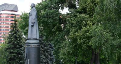Скандал с возвращении памятника Дзержинскому на Лубянку: Песков ответил на шумиху блогеров