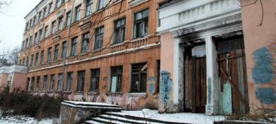 Власти Петрозаводска готовы отказаться от сноса здания заброшенной школы на Волховской