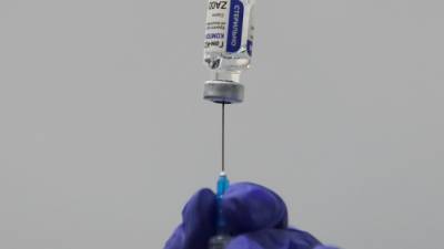 В Иране начали вакцинацию от COVID-19 российским "Спутником V"