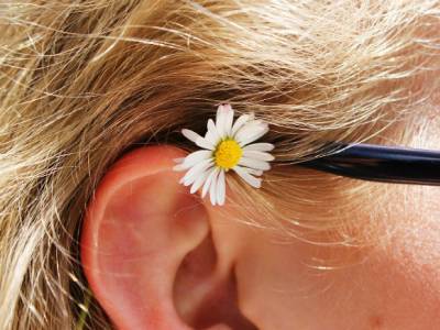 Врач: Коронавирус может привести к частичной потере слуха