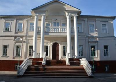 СМИ: Игорь Греков продолжает жить в правительственном здании в Дягилеве