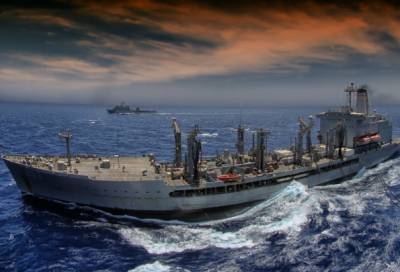 Пострадавший от коррозии военный корабль США покинул Черное море