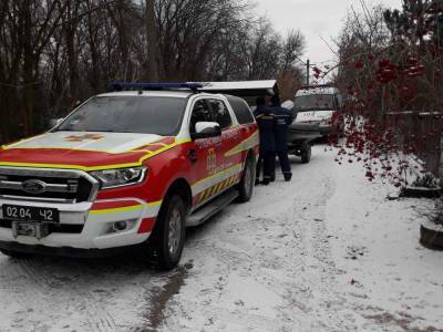 На Запорожье рыбак утонул, провалившись под лед на реке