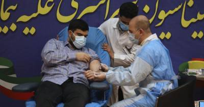 В Иране стартовала вакцинация от COVID-19: российской "Спутник V" первым привили сына главы МОЗ