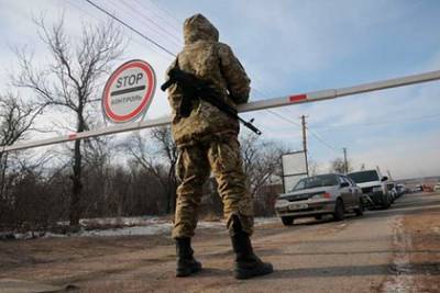 В Донбассе застрелили пытавшегося прорваться через блокпост водителя