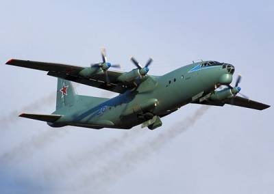 На Сахалине военный самолет повредил шасси при посадке