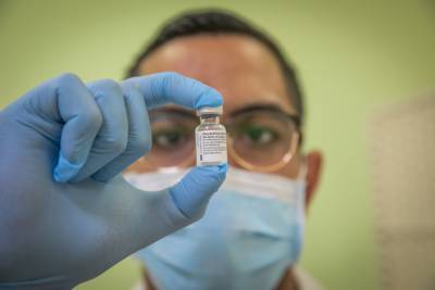 В Южном Тель-Авиве открыли центр вакцинации для нелегалов