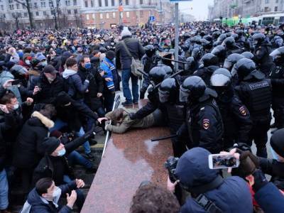«Любовь сильнее страха»: Волков из-за границы призвал сторонников Навального выйти на акцию 14 февраля