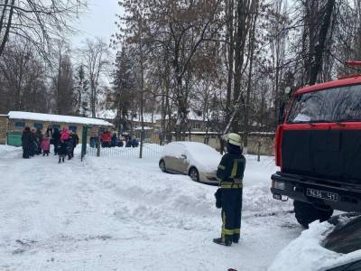 В Киеве горел детсад: Спасатели эвакуировали 124 ребенка