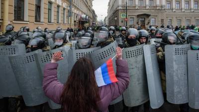 В Петербурге после митингов на подростков составили более 30 протоколов