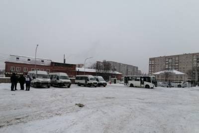 Жители Новомосковска выбирают между ГАЗелью и ПАЗом