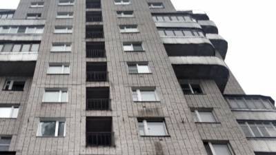 Труп молодой девушки нашли под окнами многоэтажки в Воронеже