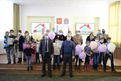 Более 10 многодетных семей из Рассказовского района получили жилищные сертификаты