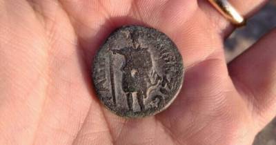 Военный в Израиле случайно нашел ценный артефакт возрастом 1800 лет