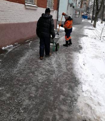 В Ростове из-за ледяного дождя коммунальные службы перевели в режим усиленной работы