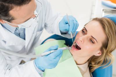 Названы стоматологические услуги, которые должны быть бесплатными