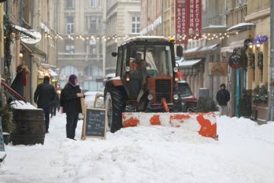 Во Львове еще больше разгуляется непогода: Садовый призвал горожан не использовать автомобили