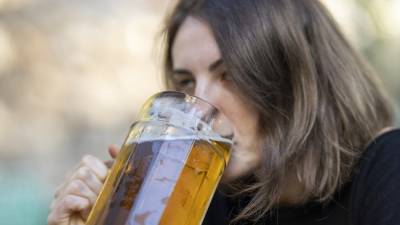 Ученые нашли объяснение радости от первого глотка пива