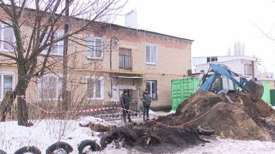 Коммунальная авария на 2 недели оставила без воды жилой дом в центре Воронежа