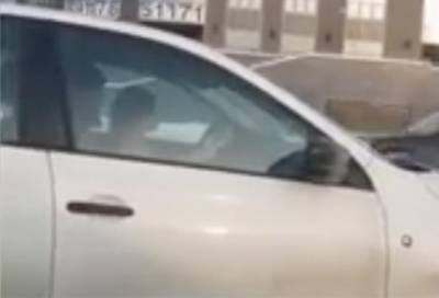 В Петербурге водитель посадил ребенка за руль иномарки