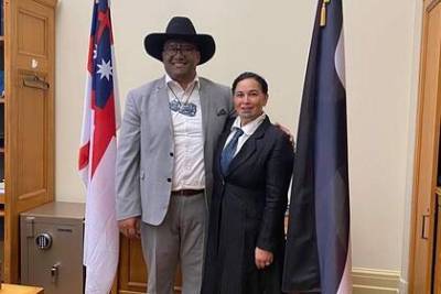 Депутата-аборигена выгнали из парламента за отсутствие галстука
