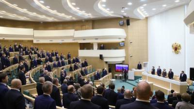 Член Совфеда Цеков: Россия "привыкла" к расширению санкционного давления
