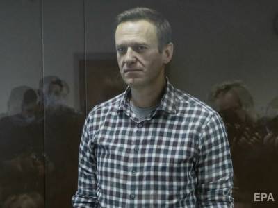 "Чтобы туда не уехать люди вскрывали себе живот и вены". Бывший заключенный рассказал, что ждет Навального в колонии