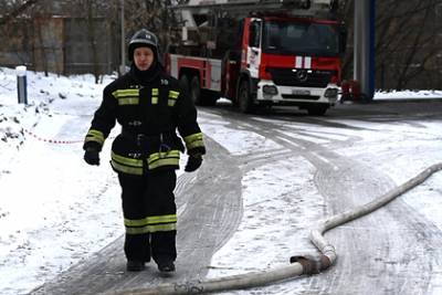 В России загорелся завод огнеупорных изделий