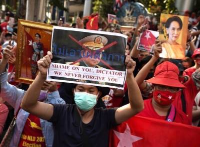 США хочет заставить Мьянму платить за насилие на протестах