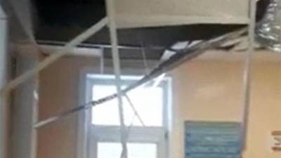 В больнице на Сахалине обрушился потолок
