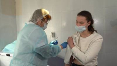 В России от коронавируса привились 4 млн человек