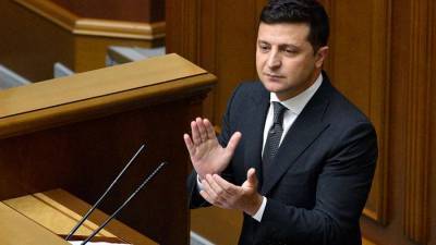 Украинский эксперт назвал причину падения рейтинга Зеленского
