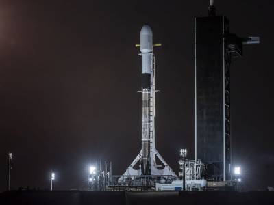 SpaceX остановила запуск очередной серии спутников Starlink за минуту до старта