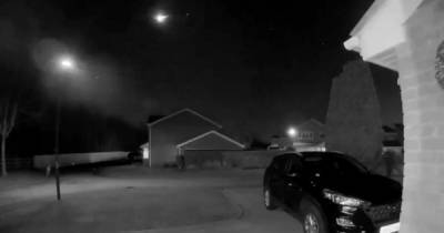 Жители Великобритании запечатлели падение крупного метеорита (фото и видео)