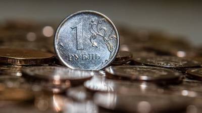 Денис Ракша - Рубль растёт к доллару и евро в ходе торгов - russian.rt.com