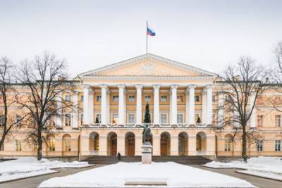 На реставрацию Смольного института потратят более 190 млн рублей