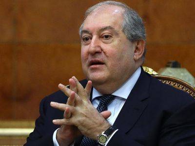 Президент Армении отказался отправить в отставку главу Генштаба